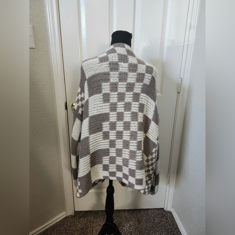 TALULAH Checkered Open-Front Cardigan - Brown and Cream S - Picture 8 of 12